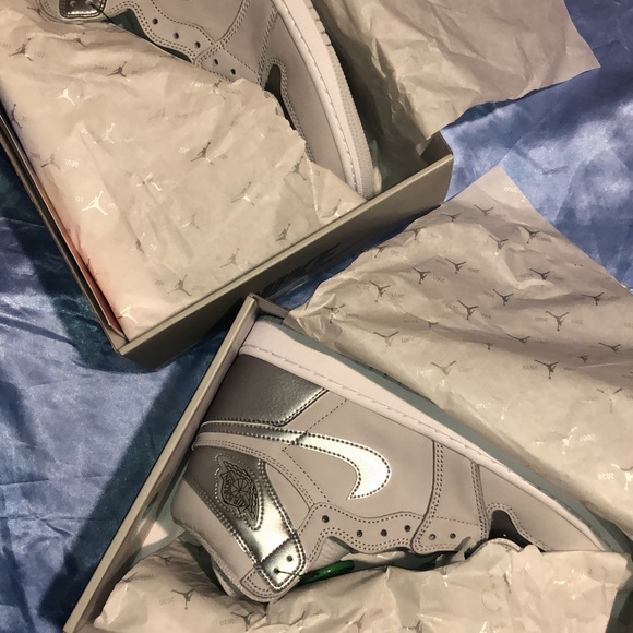 Jordan 1 metallic silver